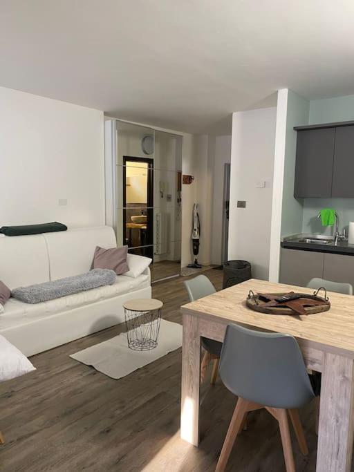 La Finestra Sulla Montagna - The Window On The Mountain Apartment Pila  Exterior photo